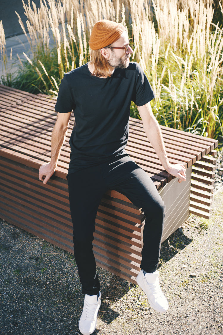 T-shirt BLACK